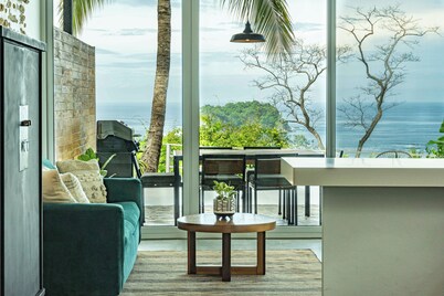 Stunning Modern Ocean View with Private Pool 