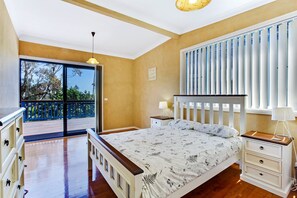 3 bedrooms, iron/ironing board