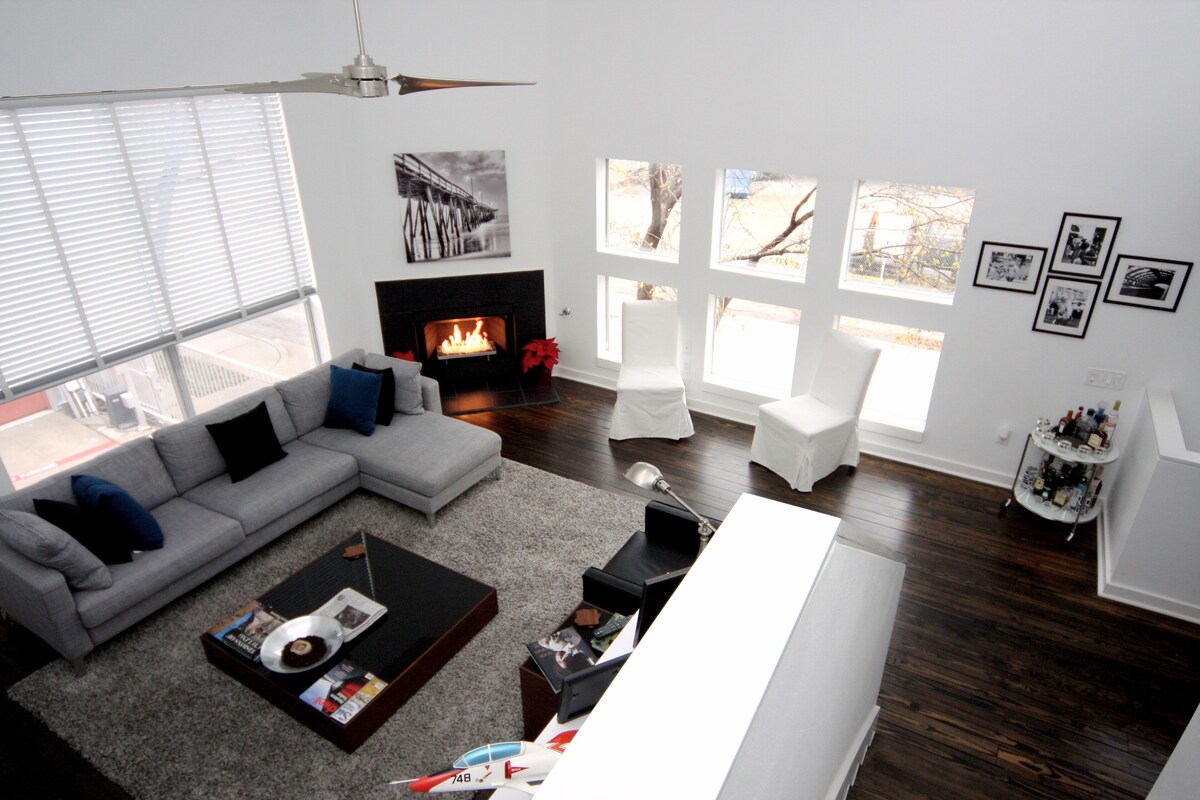 3 Bed/ 2 Bath! Downtown Dallas Condo, Elegant, Modern, Peaceful. See Reviews!