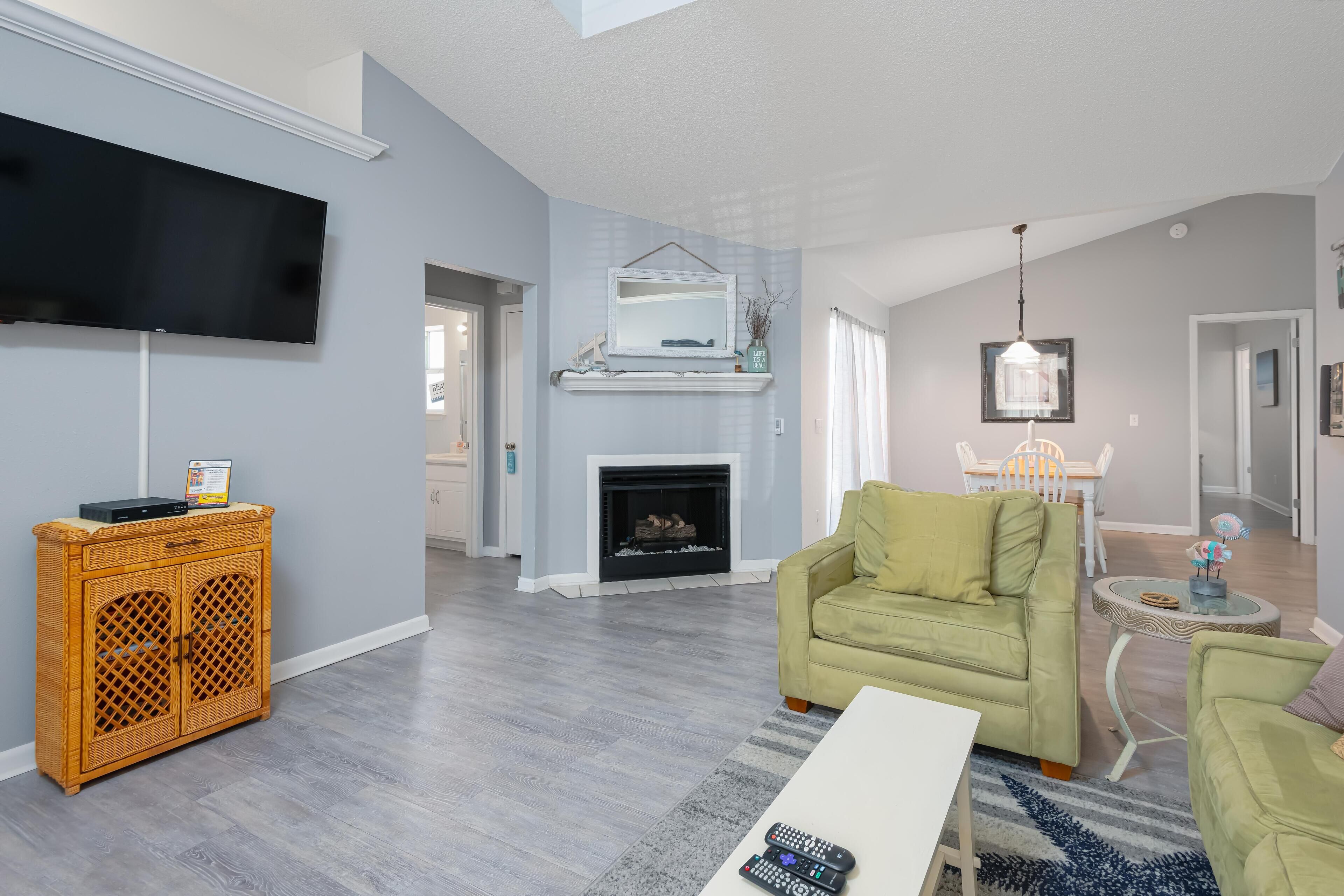 ~2B/2B Adorable Private Beach House Near Beach & State Park~