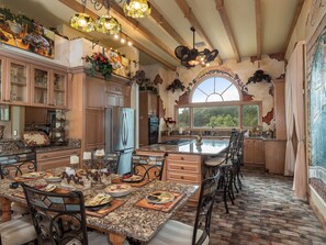 Dining - 62 Acre Private Island - Ultimate Fun AND Relaxation (Clermont)