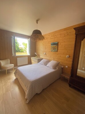 2 bedrooms, iron/ironing board, cots/infant beds, free WiFi - Nice house classified 3 * Located in Dompierre Sur Mer, 5 Kms De La Rochelle (Dompierre-Sur-Mer)