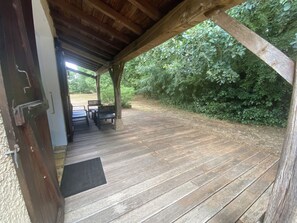 Outdoor dining - Nice house classified 3 * Located in Dompierre Sur Mer, 5 Kms De La Rochelle (Dompierre-Sur-Mer)