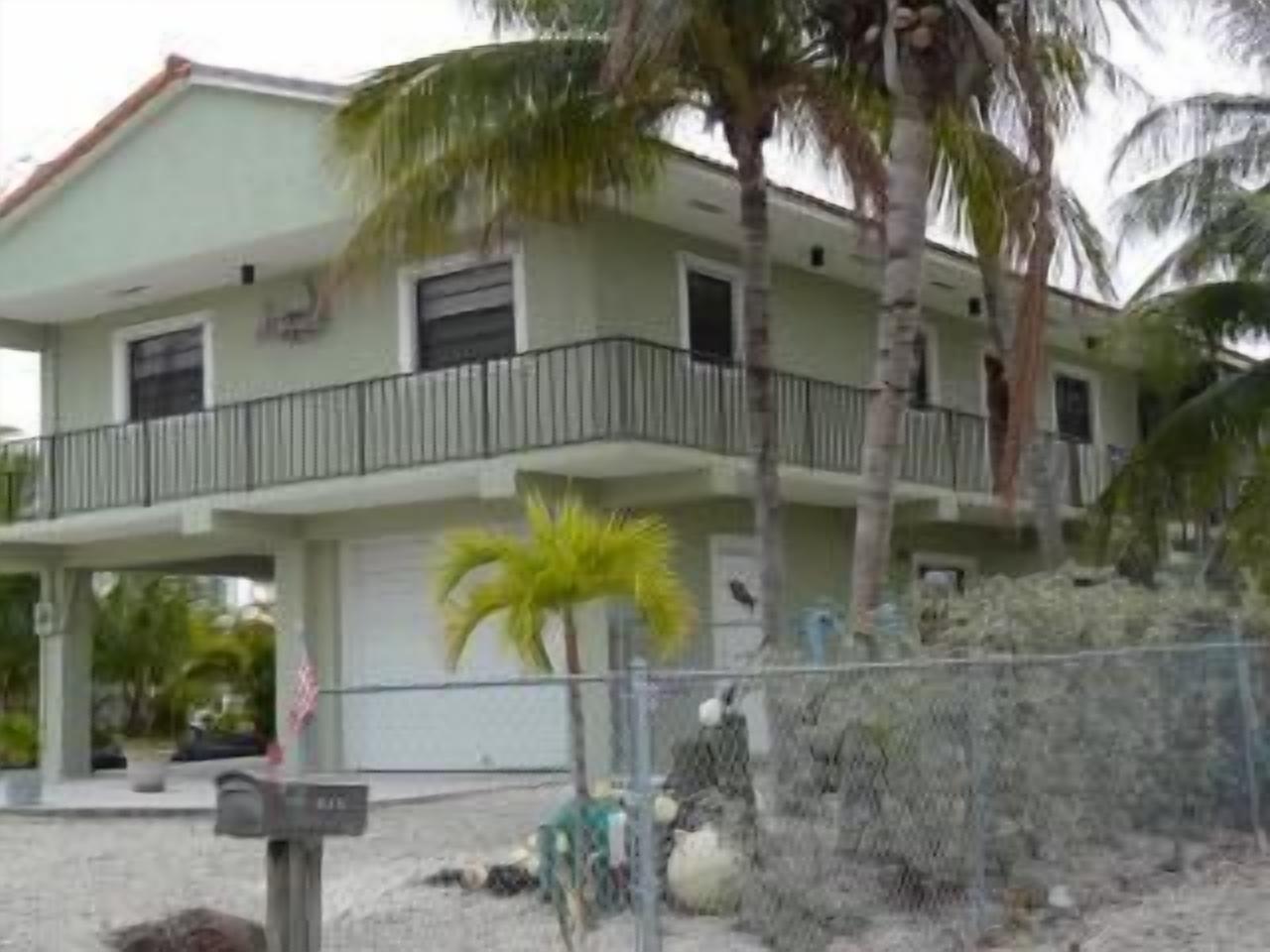 Discounted! Beautiful Key Largo home,  hot tub, dock for boat on great canal!