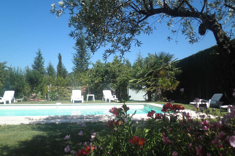 GÏTE 'Cezanne' In A Farmhouse In Quiet, Pool, Quality Of Services