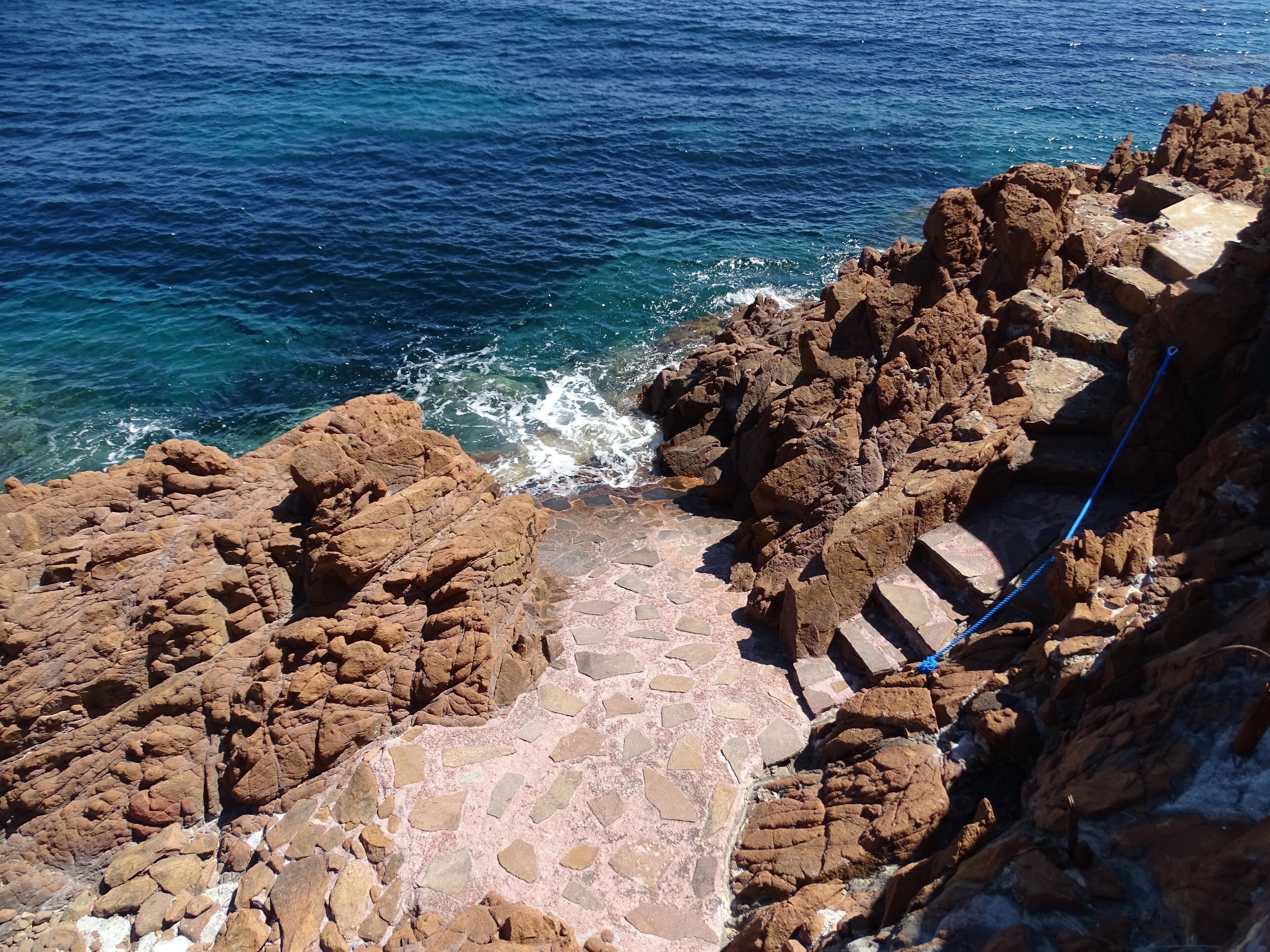 Spiaggia privata, lettini da mare