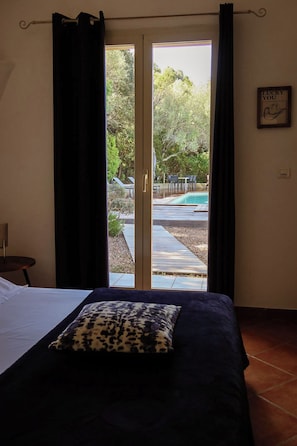 2 bedrooms, iron/ironing board, travel crib, free WiFi