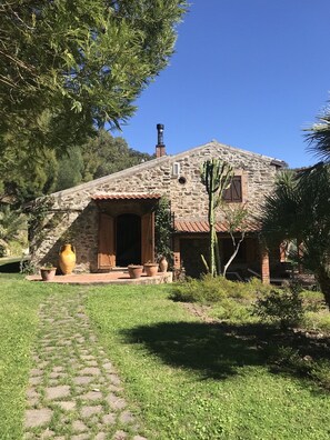 المن�شأة من الخارج