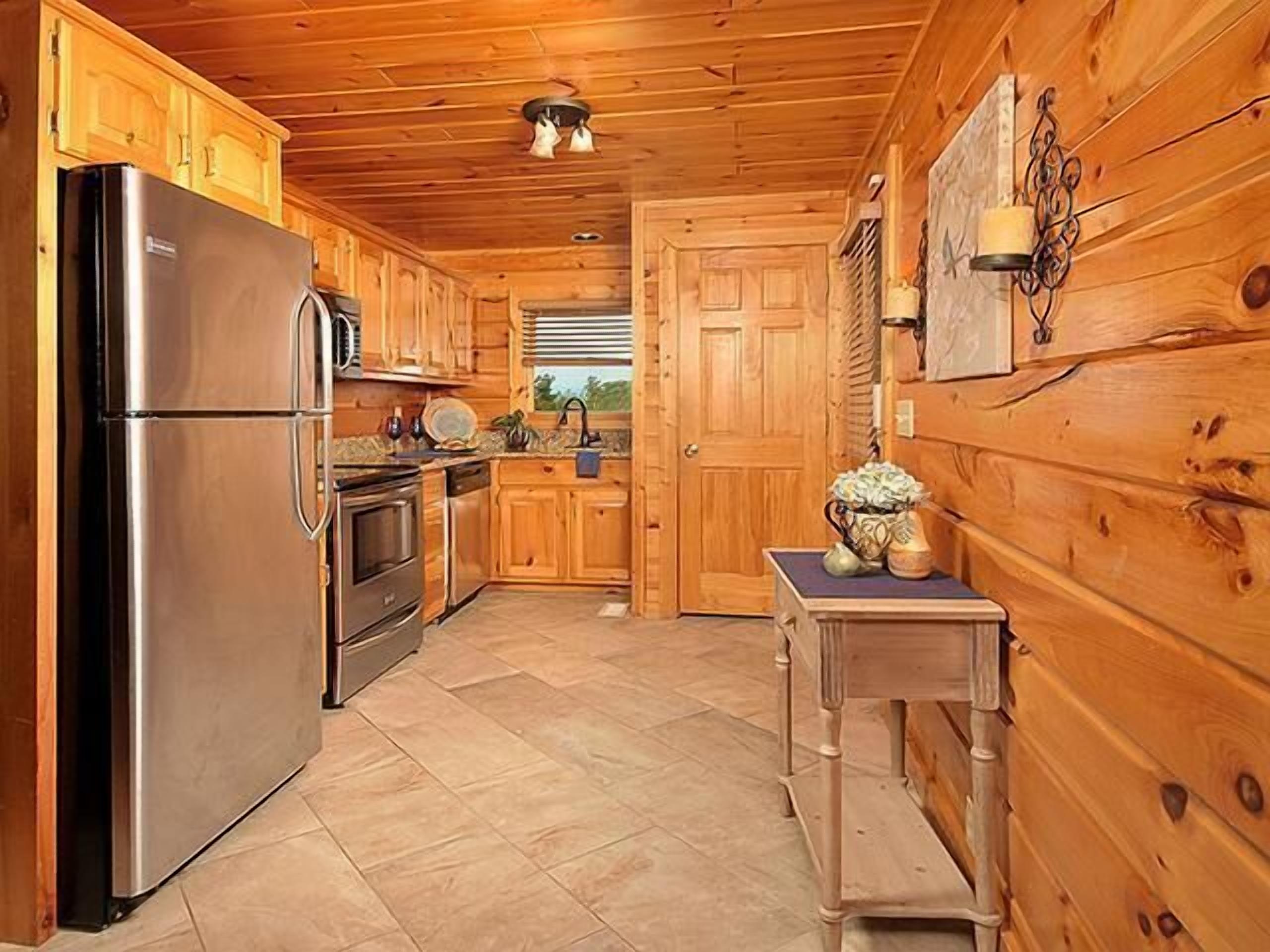 Almost Heaven - Extra Spacious Layout!| Brand New Hot Tub!| Overlooks Dollywood