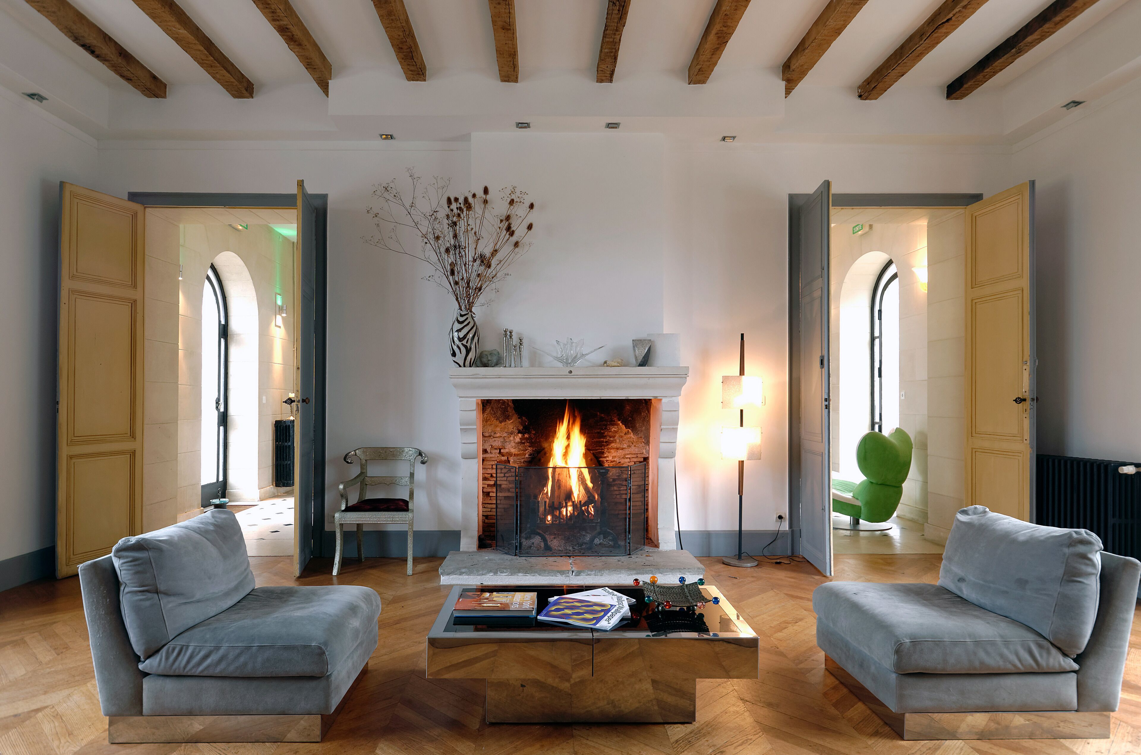 Less than 2 hrs from Paris - Sleeps 26