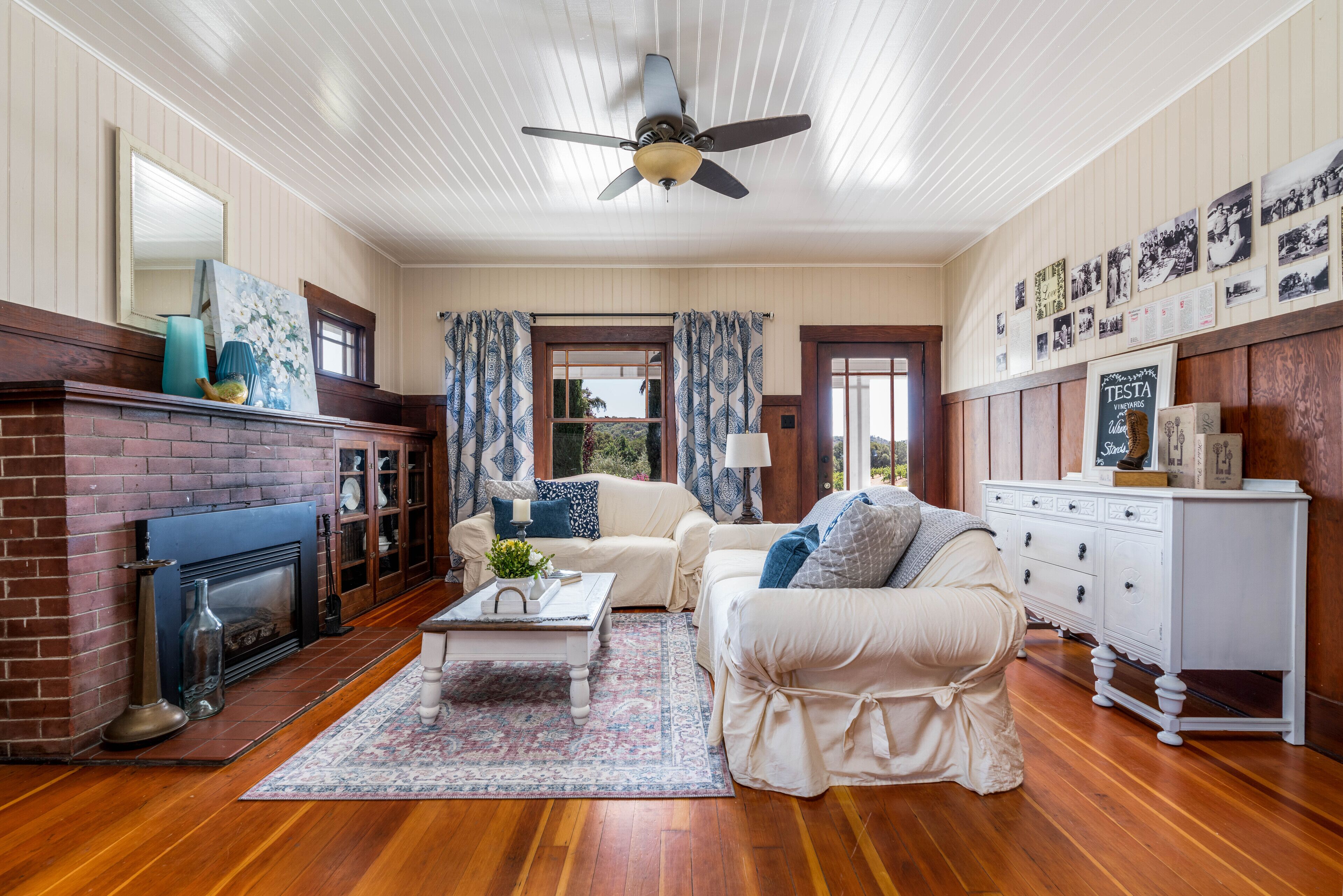 TV connectée, lecteur de DVD, chaîne hi-fi, espaces bureaux