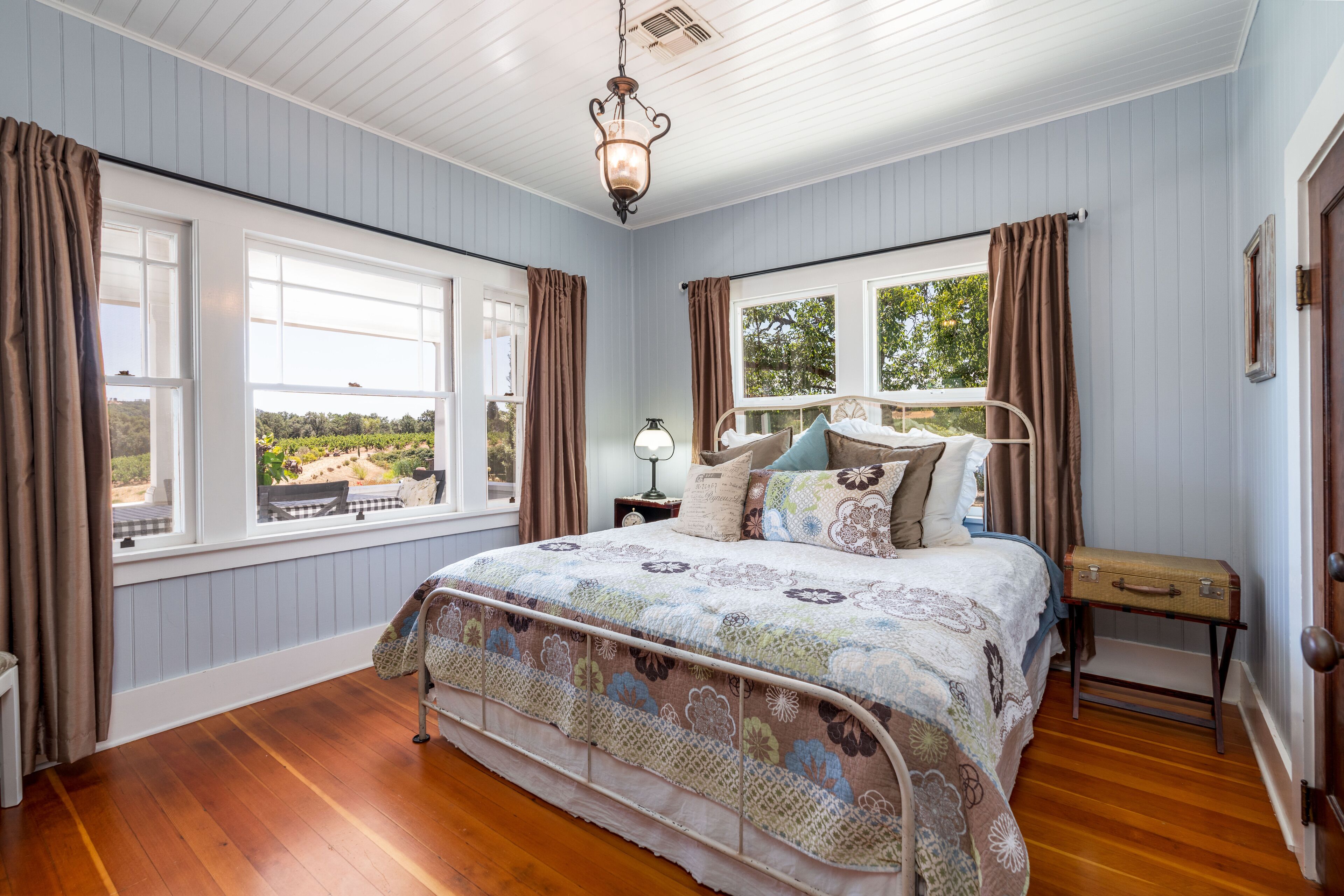 3 chambres, fer et planche à repasser, lit parapluie, Wi-Fi gratuit