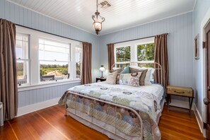 3 chambres, fer et planche à repasser, lit parapluie, Wi-Fi gratuit