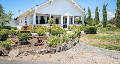 Beautiful Vineyard Farmhouse