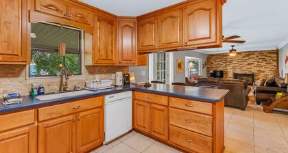 Smith Lake Rentals & Sales - KELLEY'S SOUTHERN COMFORT - Lote plano, rampa para botes en la propiedad