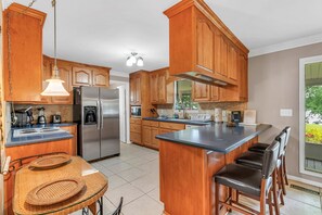 Fridge, microwave, oven, stovetop - Kelley's Southern Comfort: 3 BR, 2 BA House in Arley, Sleeps 8 (Arley)