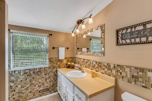 Towels - Kelley's Southern Comfort - Scenic views including Duncan Bridge! (Arley)