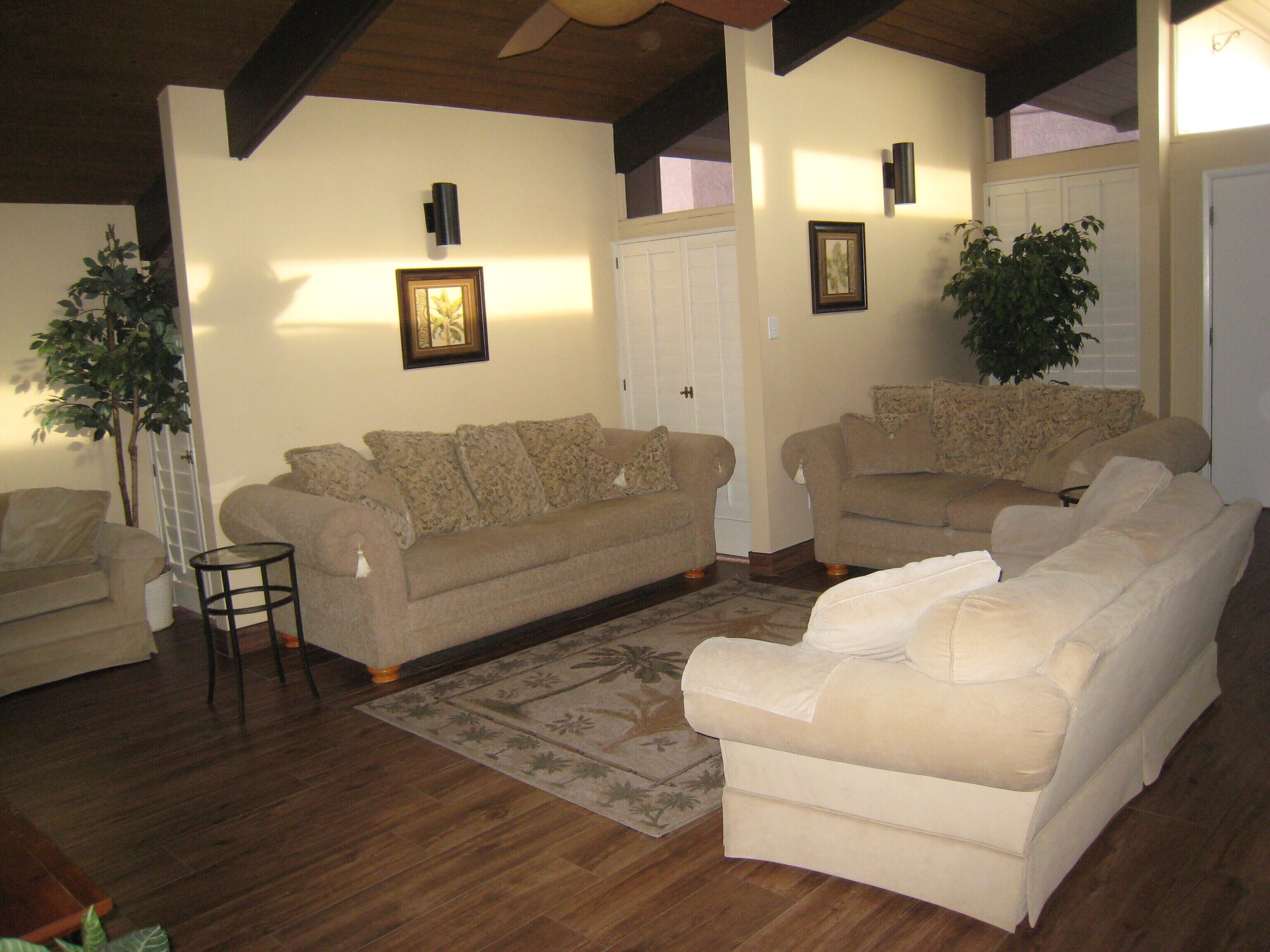 The Pointe- Waterfront Peninsula House in Moovalya Keys