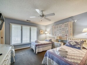 4 Schlafzimmer, Bügeleisen/Bügelbrett, Internetzugang, Bettwäsche