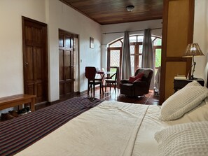 5 bedrooms, in-room safe, desk, iron/ironing board