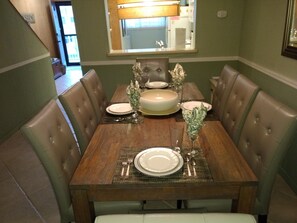 Dining - You need a VACATION!-Short Walk to Ocean & Coligny Plaza (Hilton Head Island)