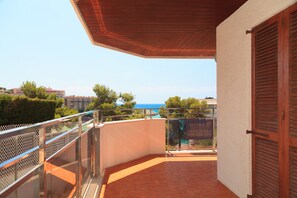 Property grounds - Spacious apartment with sea views and pool - UHC MARINA MAR (Salou)