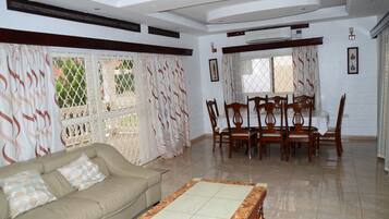 Télévision, lecteur de DVD, chaßne hi-fi