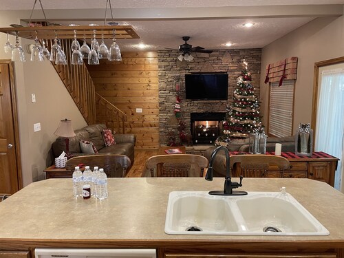 Convenient Prime Location, Exceptional reviews!! We would love to host you.