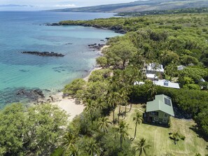 On the beach - Waialea Bay Beachfront Home with AC (Kamuela)