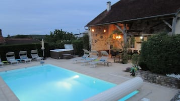 Piscine extérieure, piscine chauffée