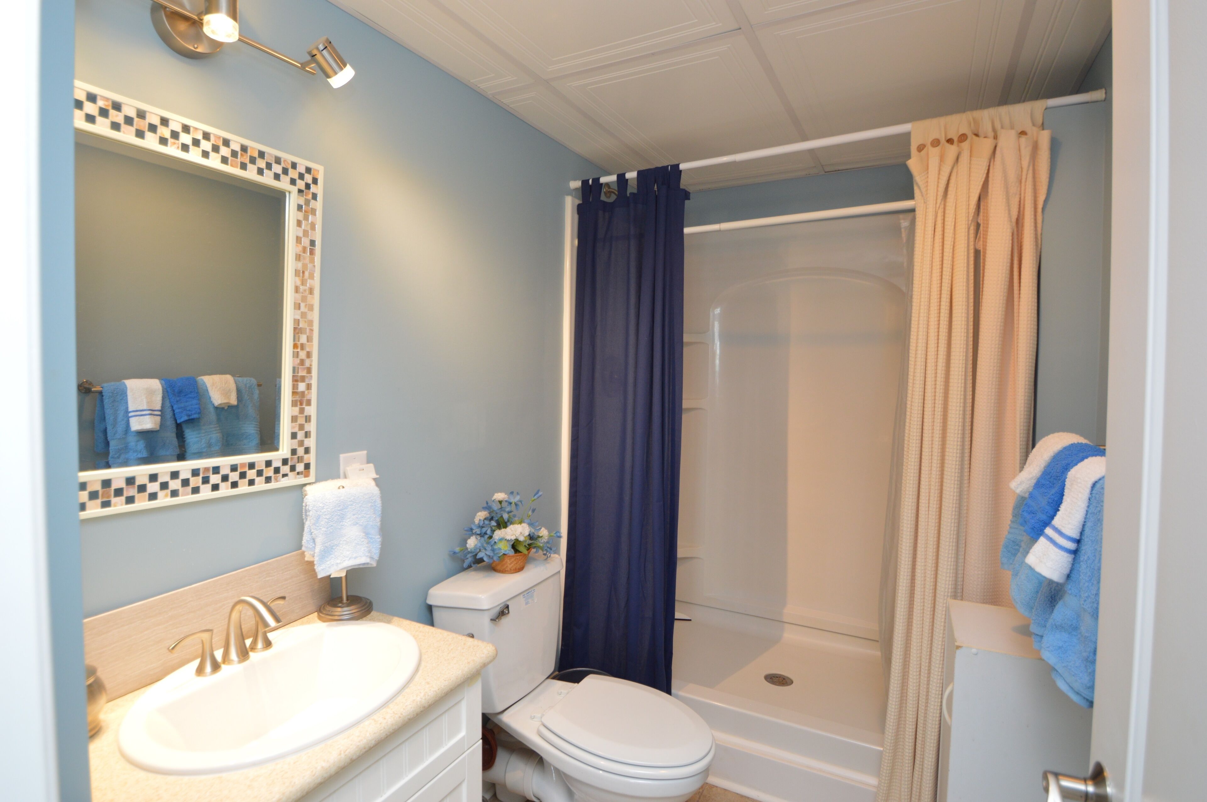 Waterfront! Lake Norman Couples Getaway - One Bedroom Apt.