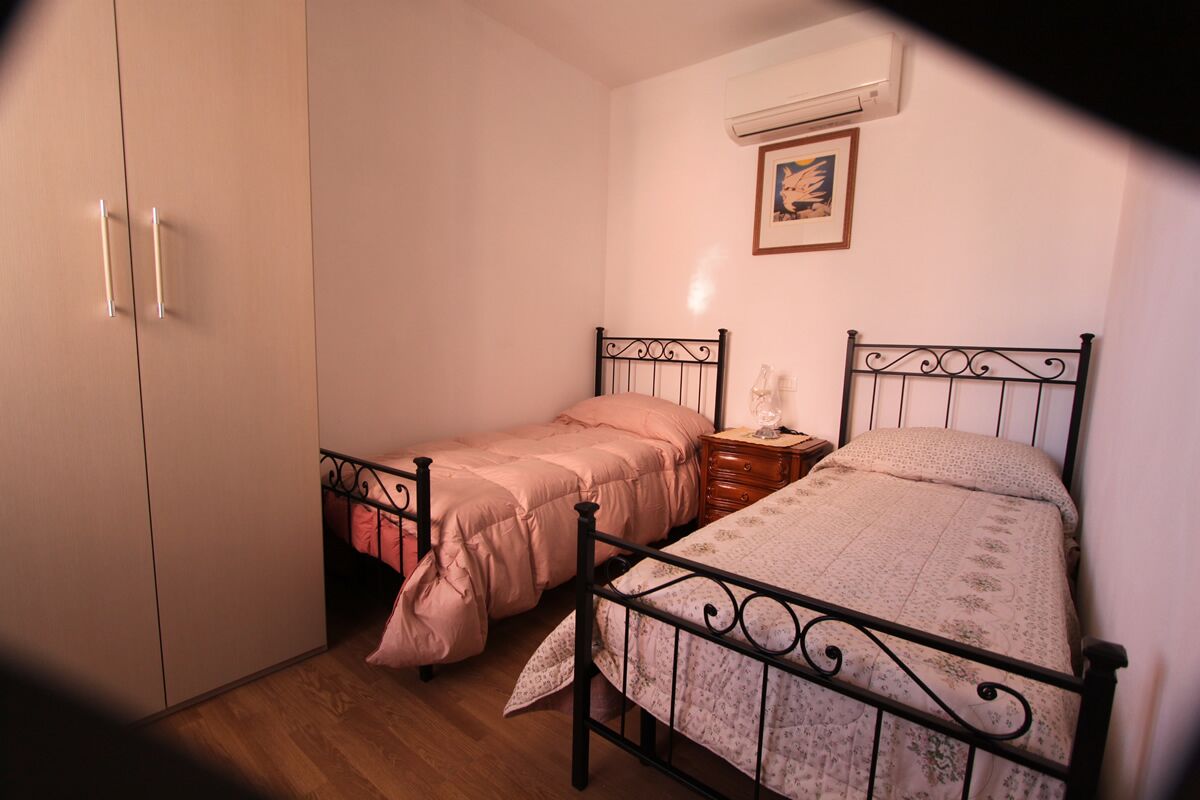 La Fonda Holiday House: Apartment With Pool, Garden And Parking 