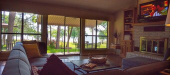 Water Front - Steps door to water play - Lake Home - Amazing Lake View 