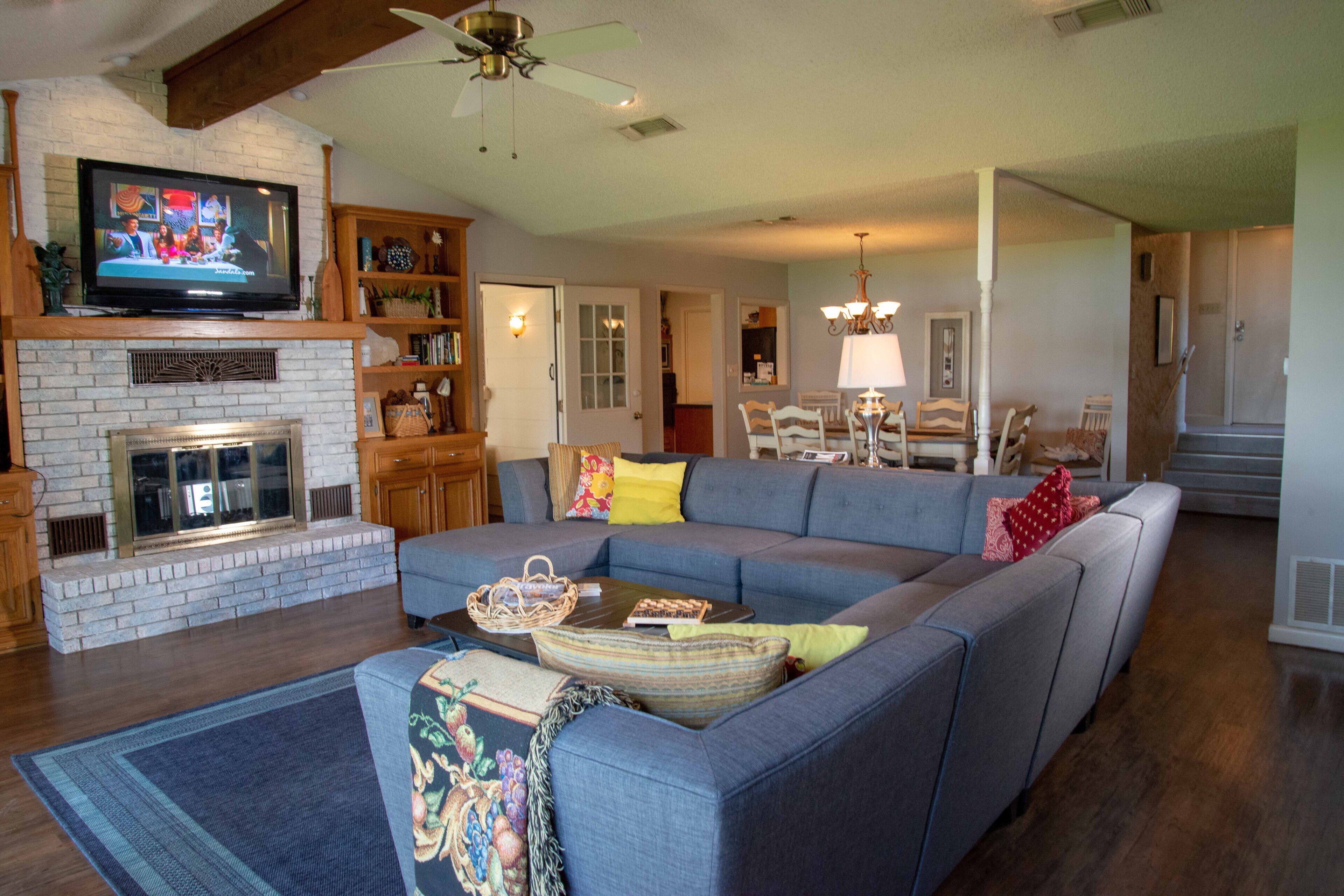 Water Front - Steps door to water play - Lake Home - Amazing Lake View 