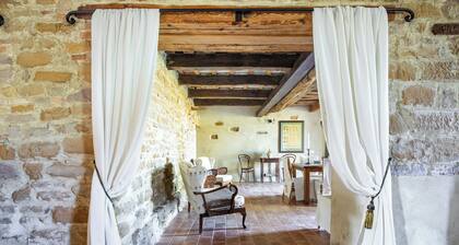 Ancienne ferme de 200 ans restaurée pour fournir un hébergement confortable et tranquille