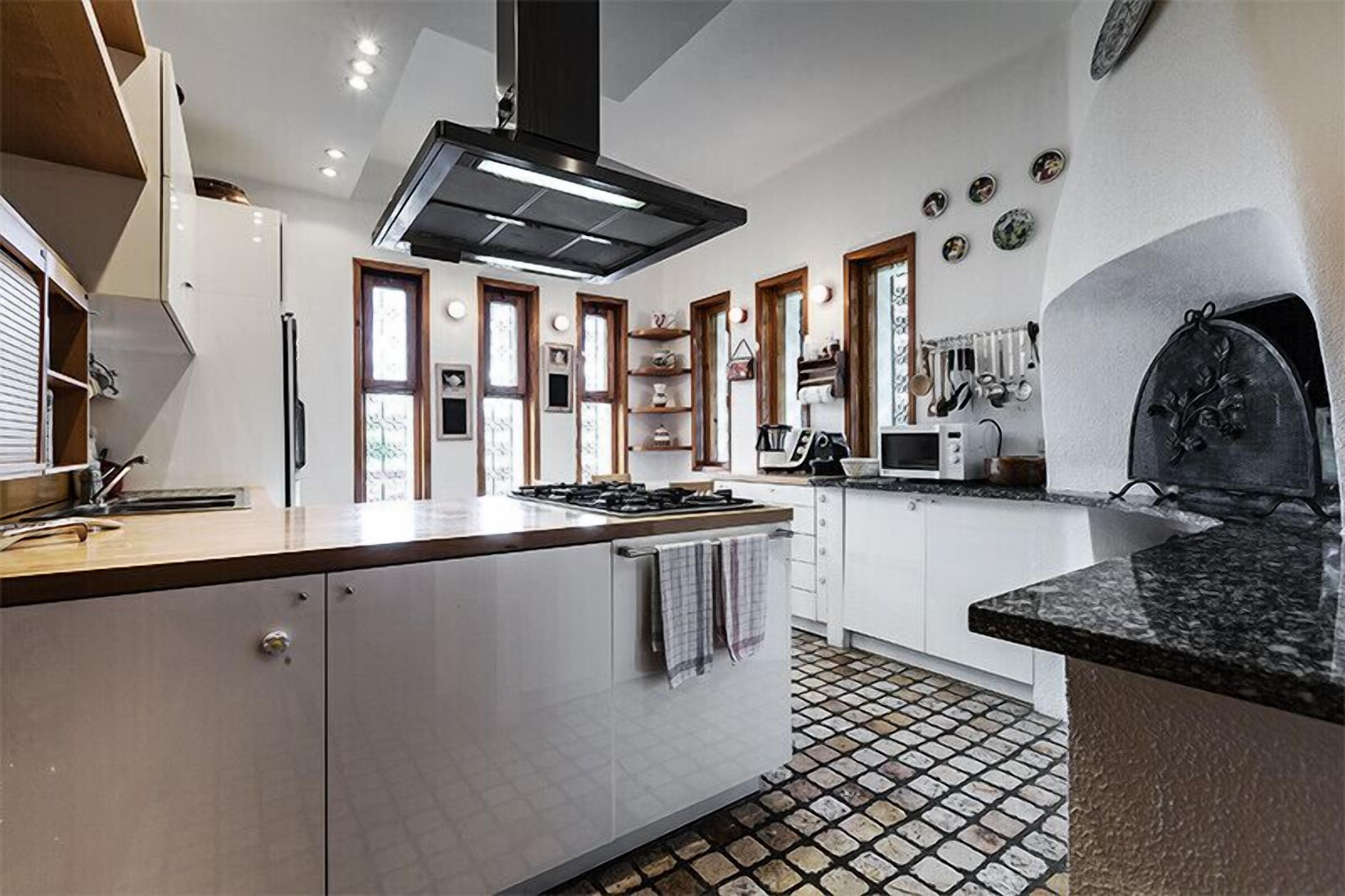 Villa Meridiana Luxury Chalet with park and swimming pool