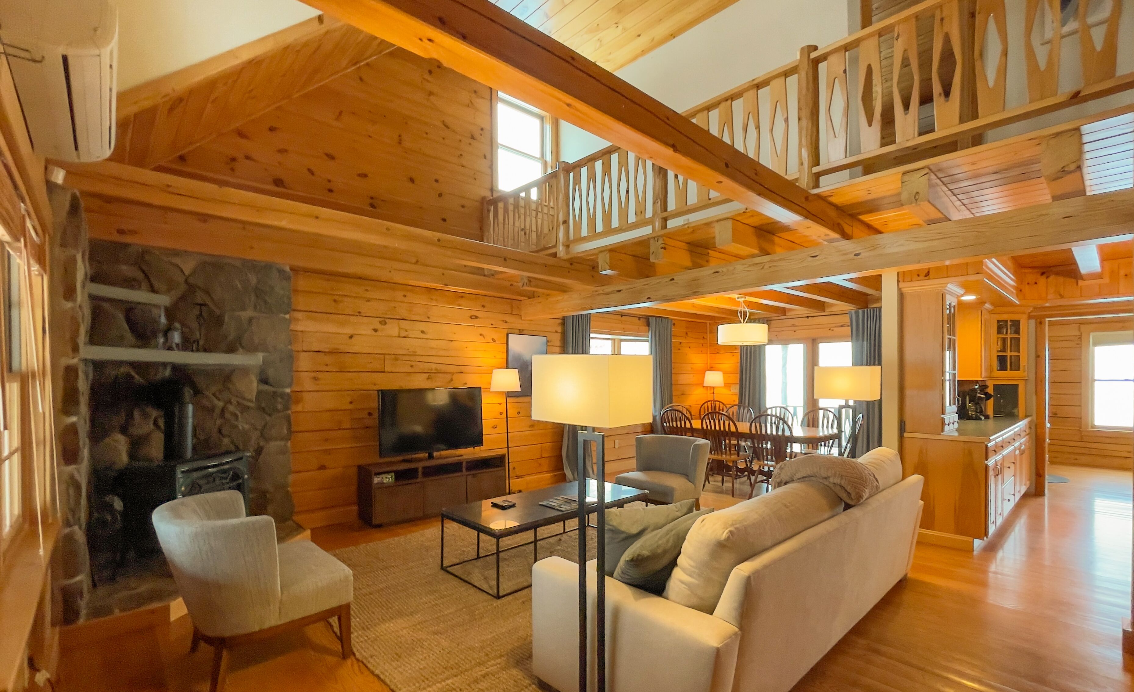 The MOST private, beautiful Log Home for up to 12 guests. 10 min to Dreams Park