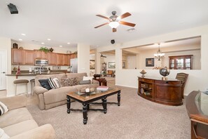 Smart-TV, DVD-Player, Musikbibliothek, Videothek