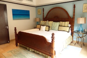 2 bedrooms, in-room safe, desk, iron/ironing board