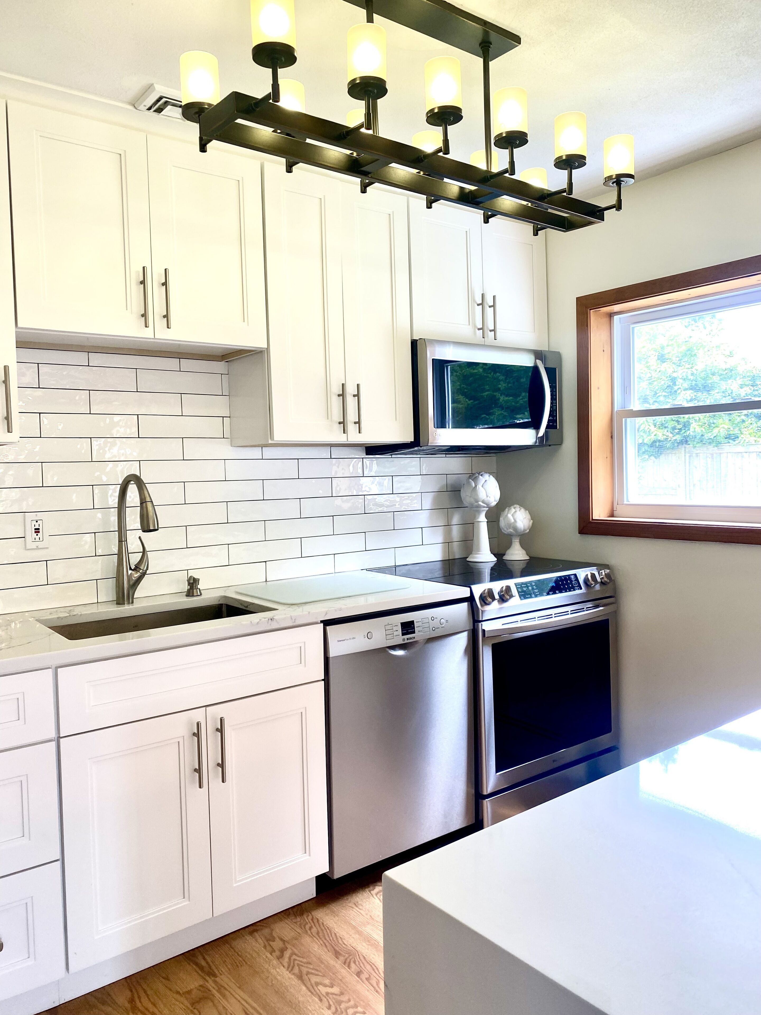 Ditch Plains Beach House!! Walk to the beach! Prime  Aug. dates still available.