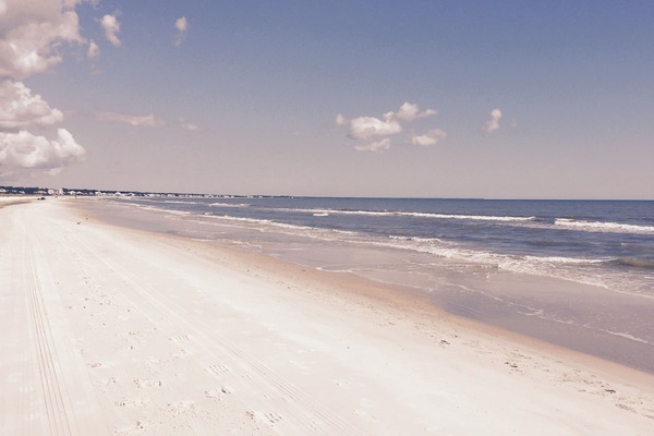 Beach nearby, sun-loungers, beach towels
