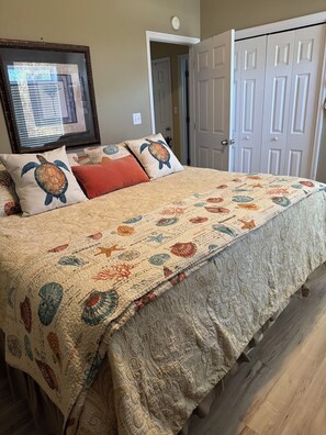 3 bedrooms, desk, iron/ironing board, free WiFi