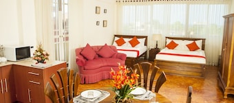 Peaceful Harmonious Condo Equipped Kitchen Two Bath Three Bedrooms Aircondition