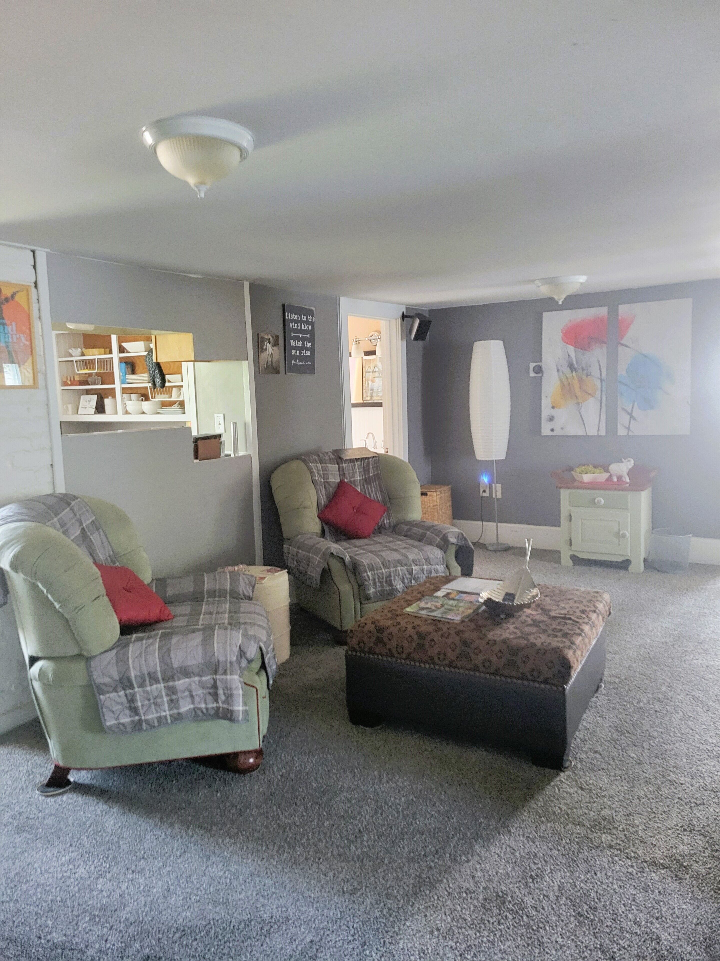 Sunny Rental Apartment on the 'Hill! Perfect for the Masters!