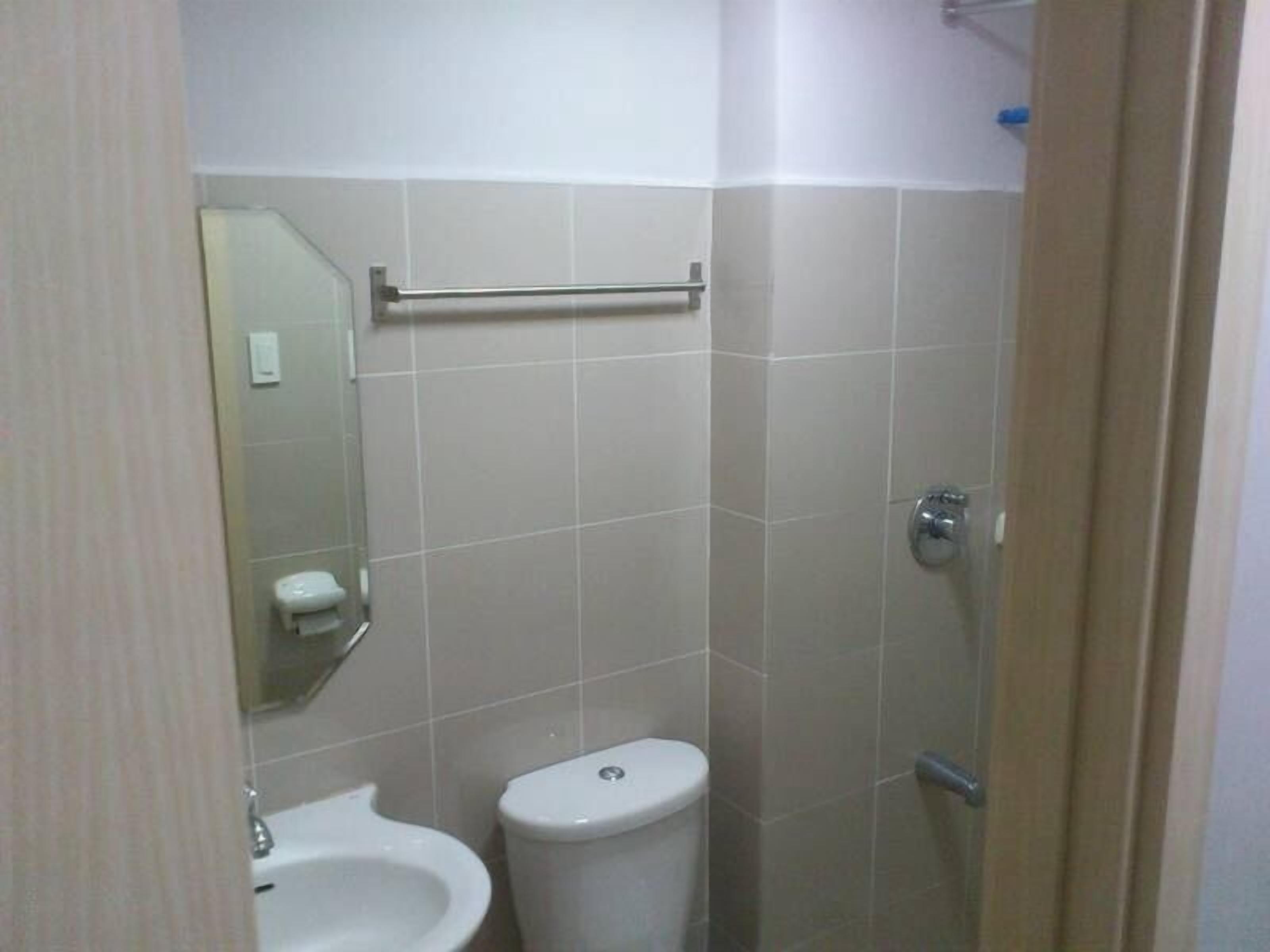 Fully furnished with wifii condo for rent @ grass condo in SM north edsa