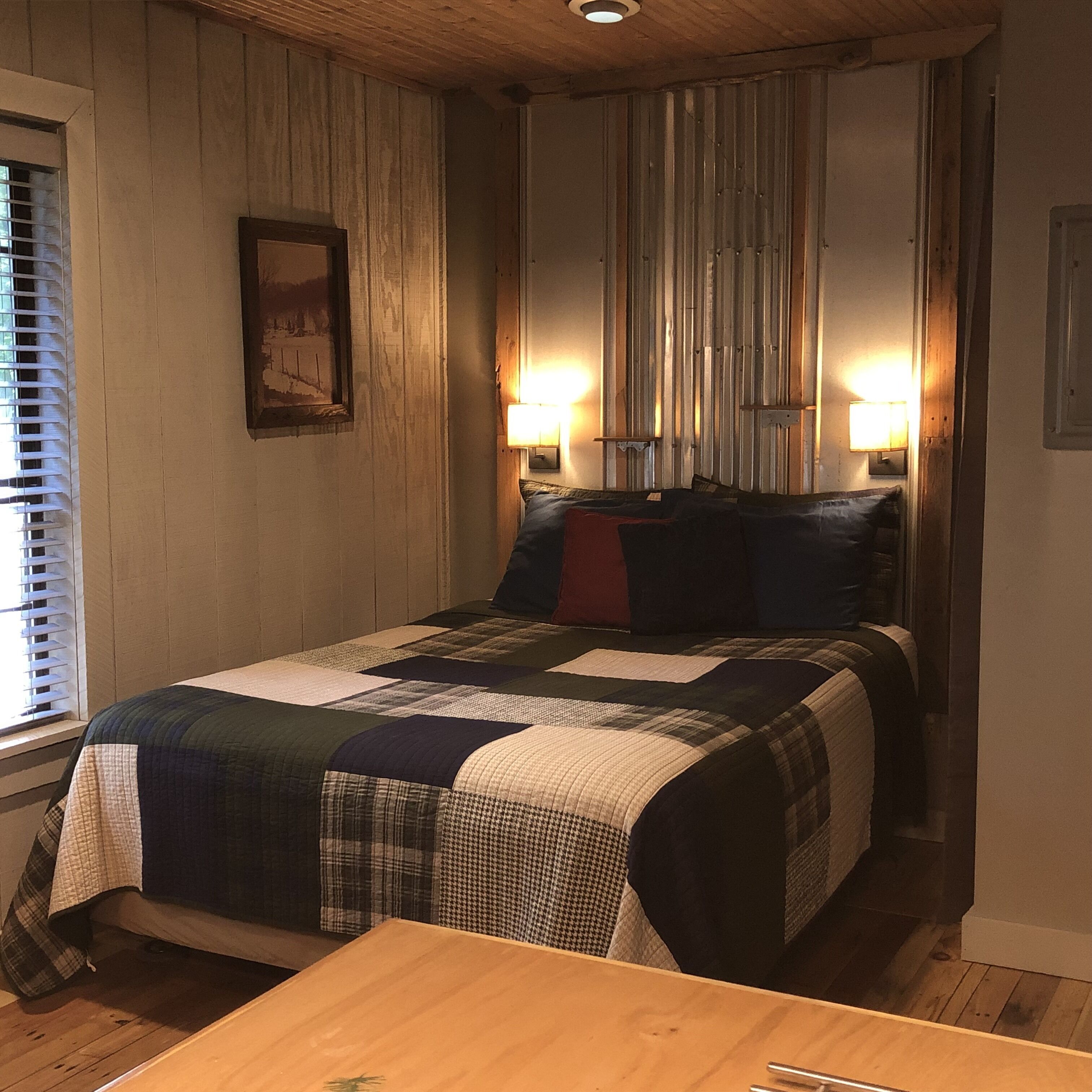 Private Log Cabin in the Woods! 5min to park. Water View!