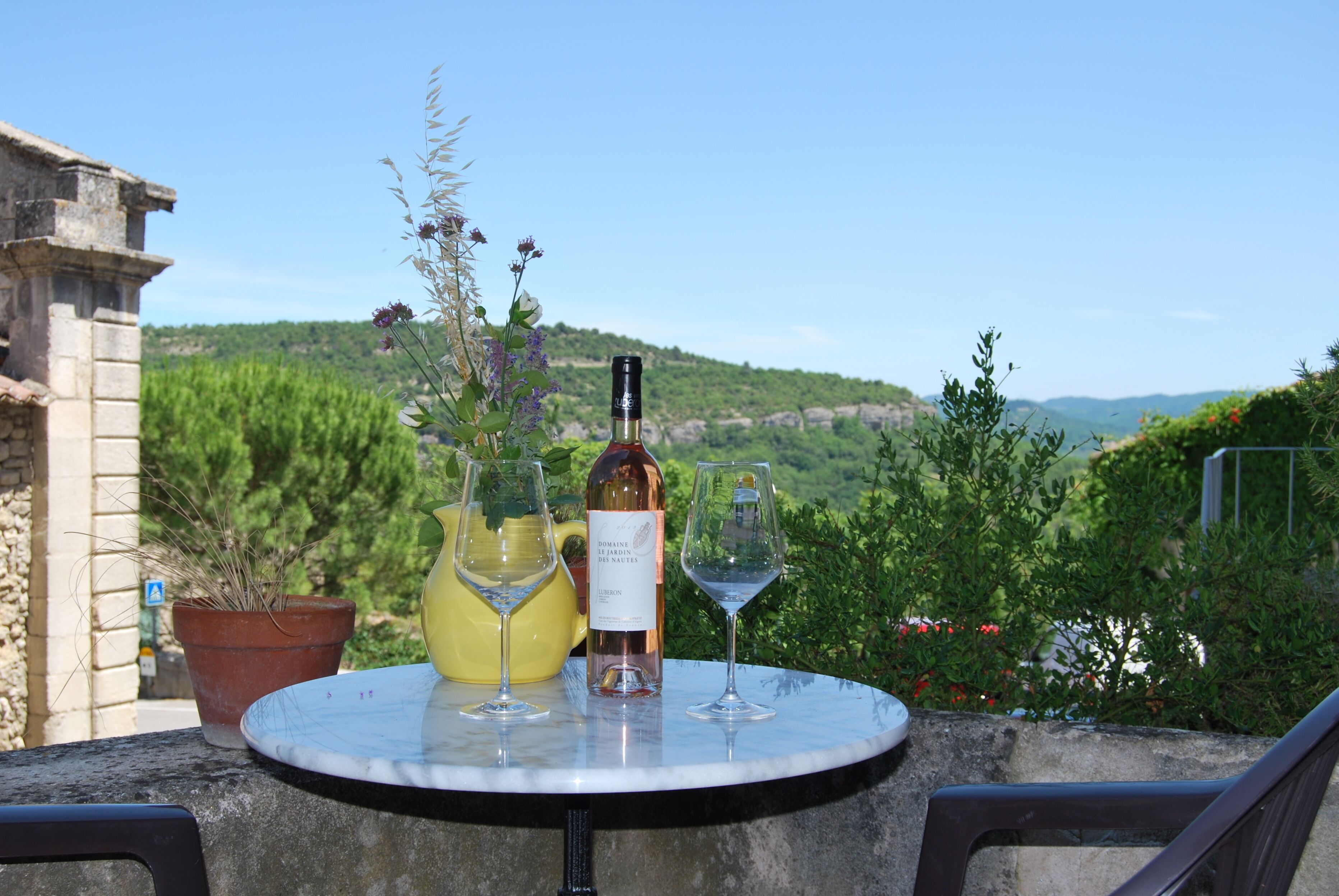 Provence House With Mountain and Country Views and Bistro Next Door