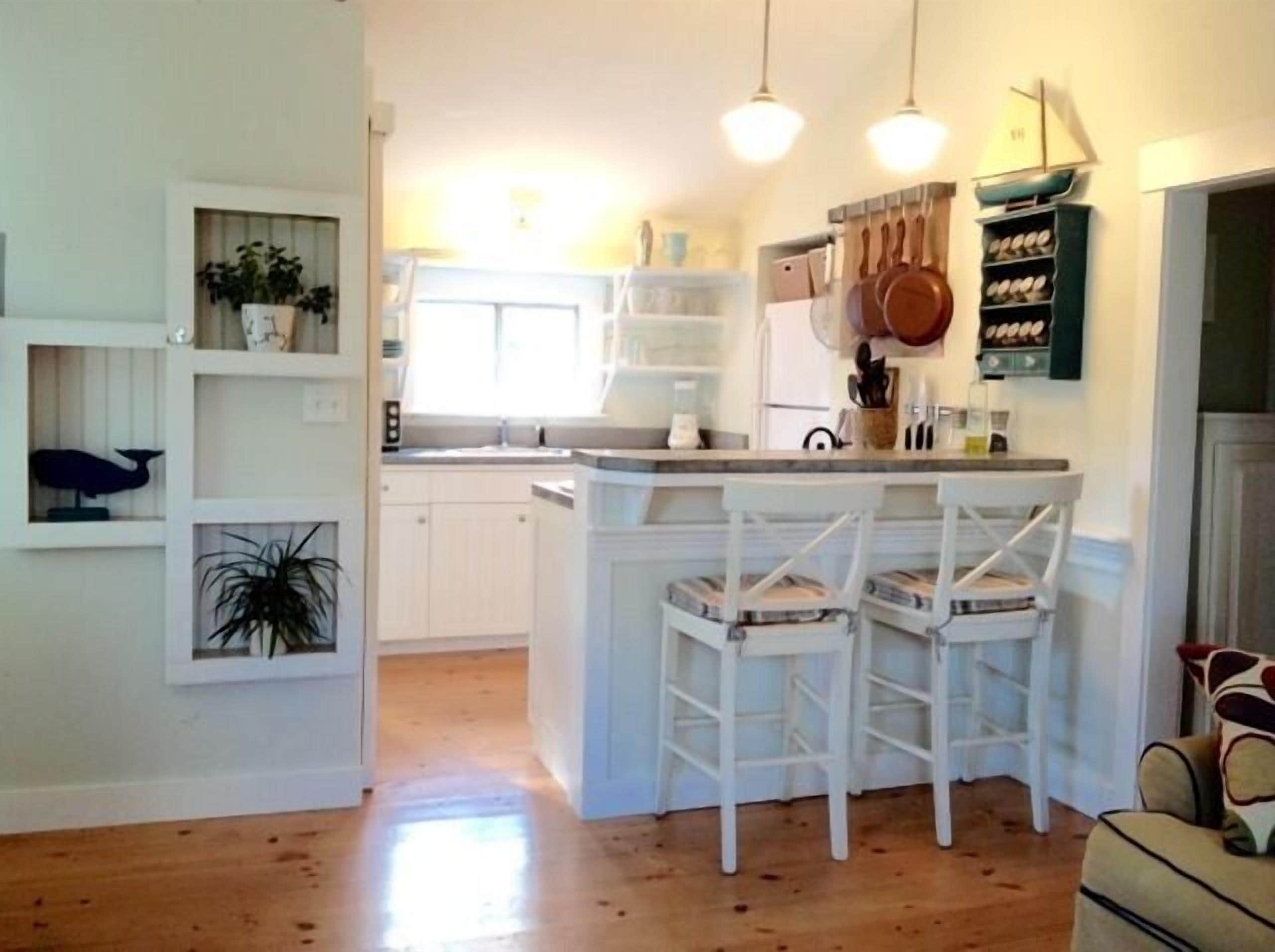 Walk to Town & Water from your PERFECT SUMMER COTTAGE