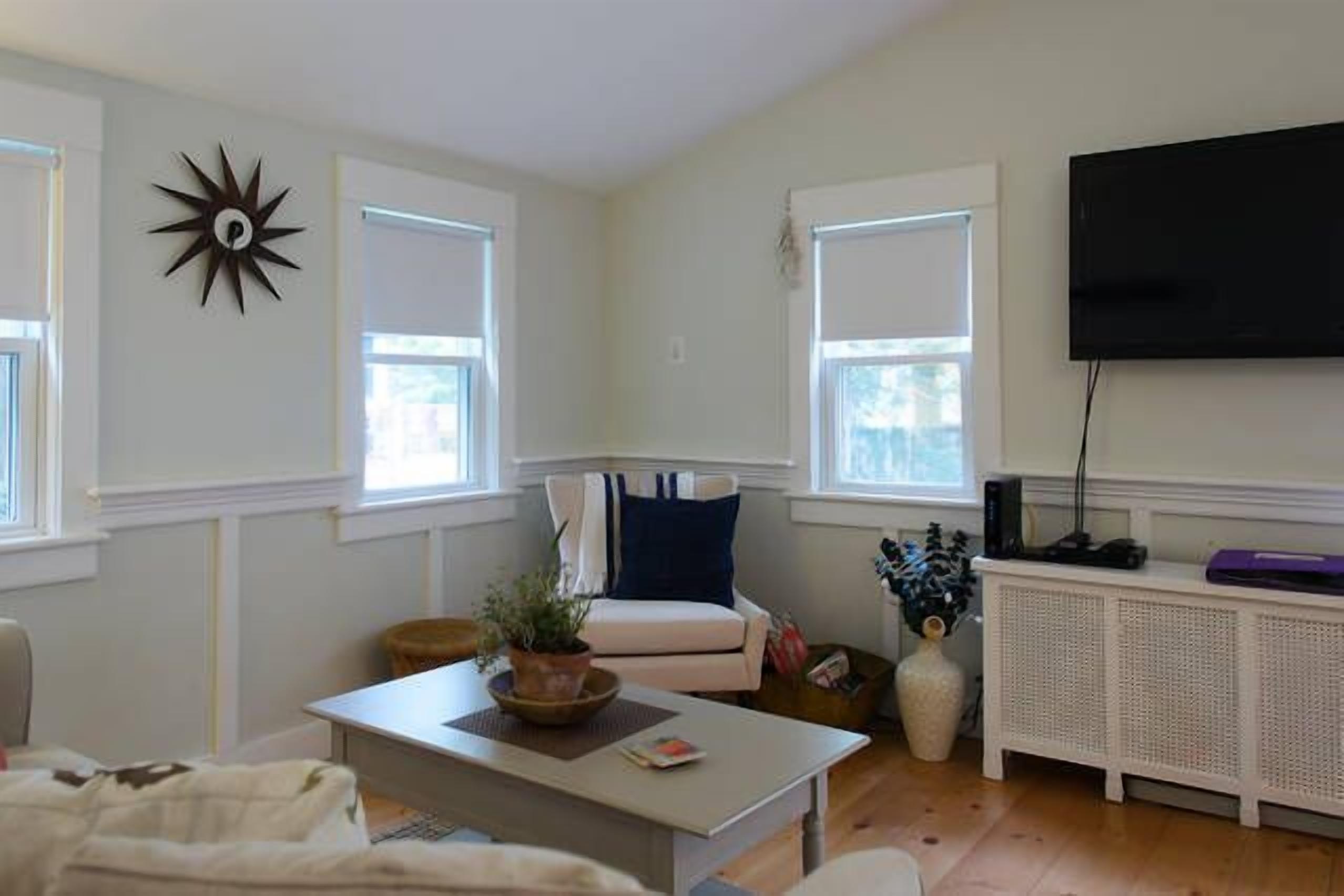 Walk to Town & Water from your PERFECT SUMMER COTTAGE