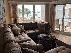 TV, DVD player, books, stereo